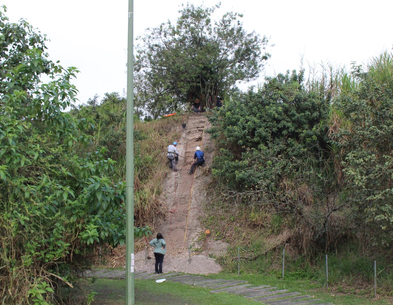 Building monumental mounds: estimating construction duration of the Sambaqui Morro do Ouro